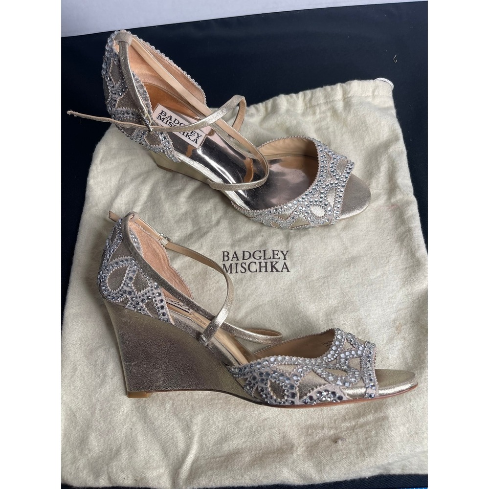 Badgley Mischka Gold Leather Crystal Embellished Wedge Sandals Womens 8 Formal - Picture 9 of 9